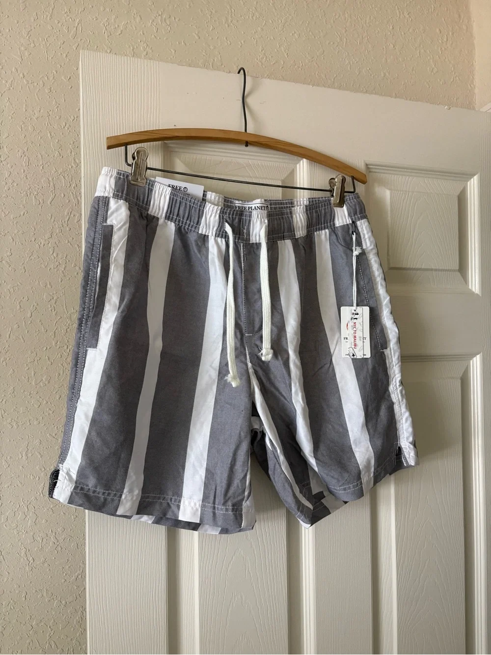 Free Planet Gray & White Vertical Stripe Swim Trunks - M NWT
